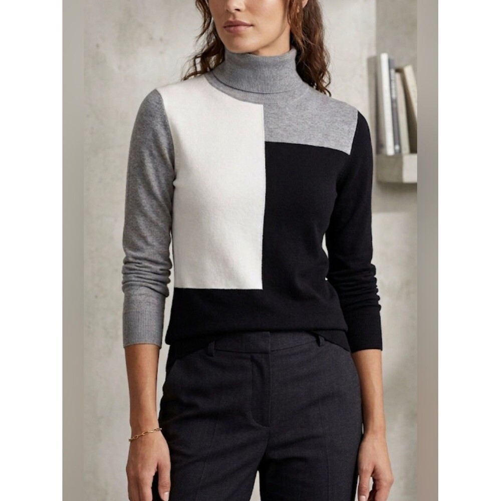 Calvin Klein Gray, Black and White Long Sleeve Knit Size Medium